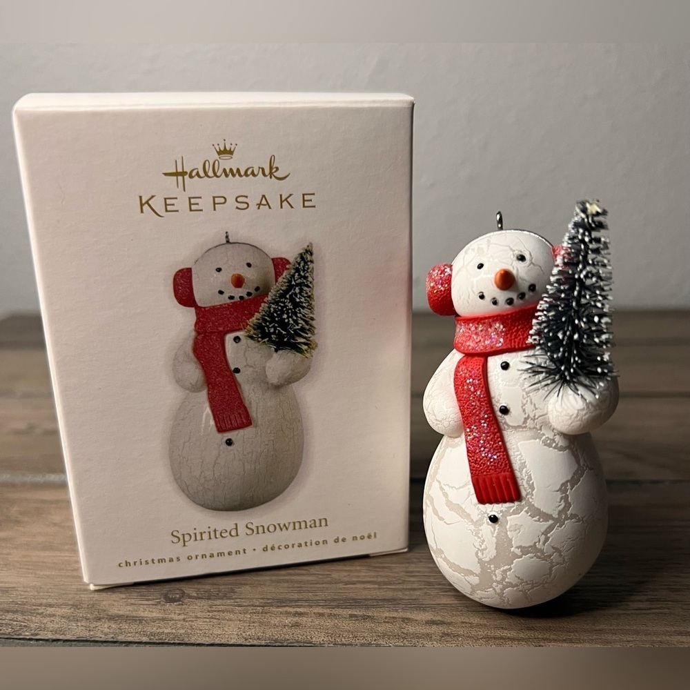 Hallmark Keepsake 2010 Christmas Ornament Spirited Snowman w/ tree & Red Scarf - Picture 2 of 9